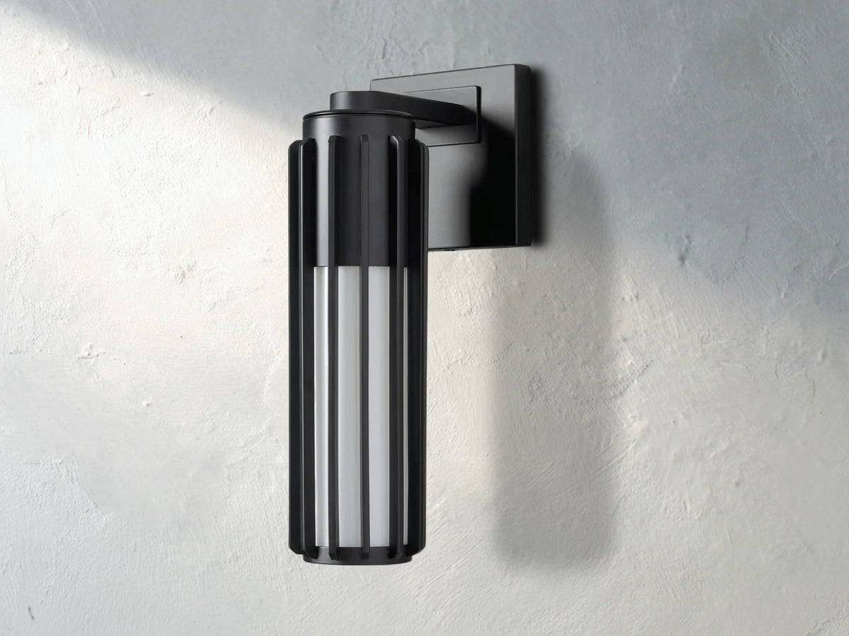 01 e93c1493 2331 4503 b68c db5bf73be9e8