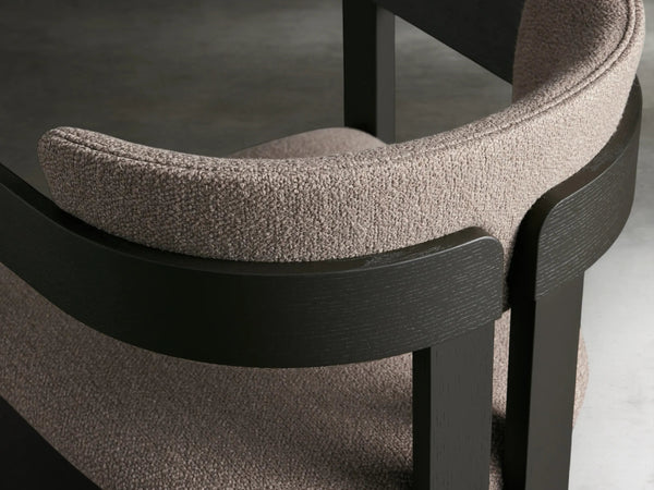 20 4a7a73fb 8b33 4c48 ad72 978038574819