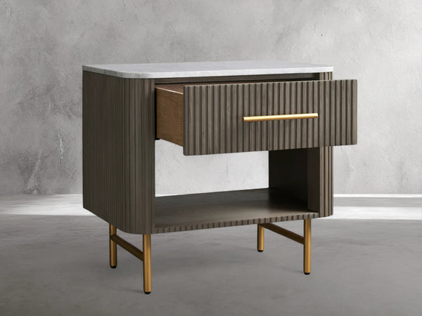 23 06f8857b 7e7a 4abe b598 2e928b2a47d0